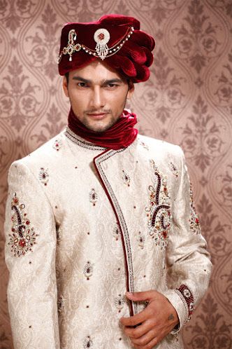 Stylish Indian Outfits, Mehendi Ceremony, Planner Organisation, Mens Kurta Designs, Lehenga Wedding, South Indian Weddings, Bollywood Wedding, Groom Poses, Luxury Men