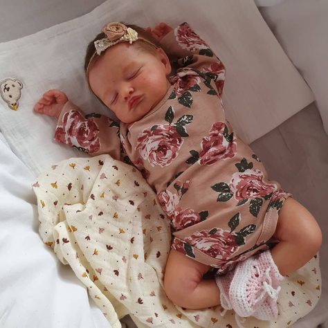 Handmade Reborn Dolls 20'' Cute Reborn Baby Doll Adalia with Brown Hair Newborn Sleeping, Old Baby Clothes, Baby Doll Toys, Silicone Baby Dolls, Realistic Baby Dolls, Reborn Baby Girl, Reborn Baby Doll, Newborn Baby Dolls