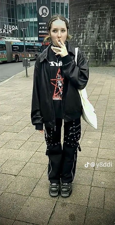 Metal Inspired Outfit, Mallgoth Outfits 90s, Mall Goth Winter Outfit, Goth Fashion Inspo Outfits, Metal Outfit Aesthetic, Mall Goth 90s Outfits, Mall Goth Outfit Ideas, Metal Goth Outfit, 90s Mall Goth Outfit