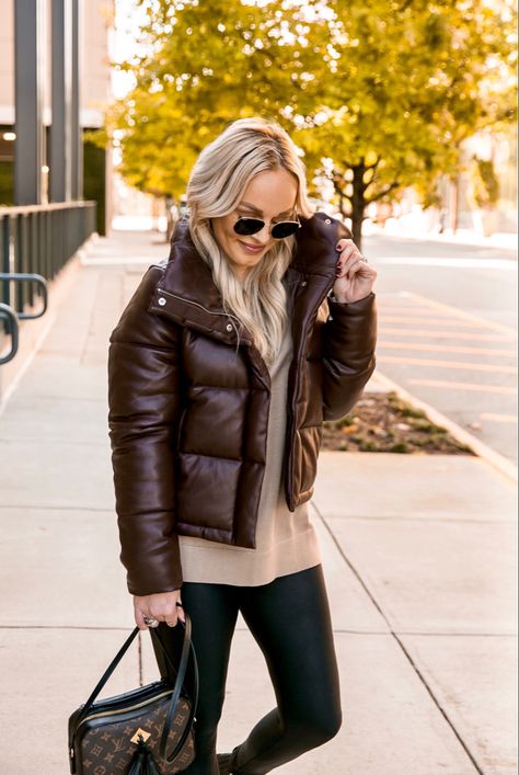 Brown Faux Leather Puffer Jacket Outfit, Lightweight Puffer Jacket Outfit, Brown Puff Jacket Outfit, Dark Brown Puffer Jacket Outfit, Brown Leather Puffer Jacket Outfit, Trendy Muslim Outfits, Leather Puffer Jacket Outfit, Short Puffer Jacket Outfit, Puffer Jacket Outfit Women