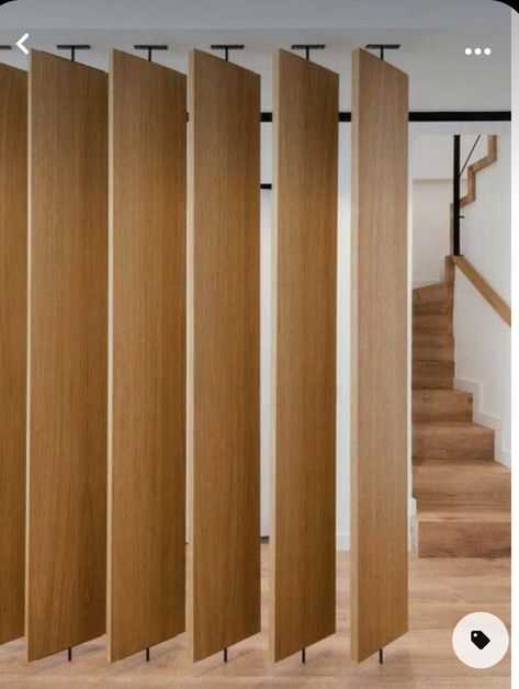 Wood Slat Room Divider, Slat Room Divider, Room Divider Ideas, Divider Ideas, Living Room Divider, Diy Room Divider, Interior Design Per La Casa, Diy Kitchen Remodel, Living Room Partition