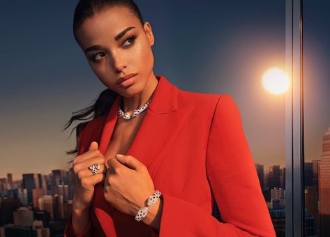 Jisoo and Ella Balinska in ‘Panthère de Cartier Fall 2922 Campaign — Anne of Carversville Ella Balinska, Cartier Panther, Cartier Necklace, Flexible Bracelet, Cartier Panthere, Cartier Jewelry, Cartier Watch, British Actors, Cartier Ring