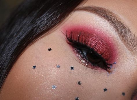 4th Of July Eye Makeup, July Makeup, 4th Of July Makeup, Makeup On Fleek, Seasons Of The Year, July Party, Fourth Of July, Coming Out, 4th Of July