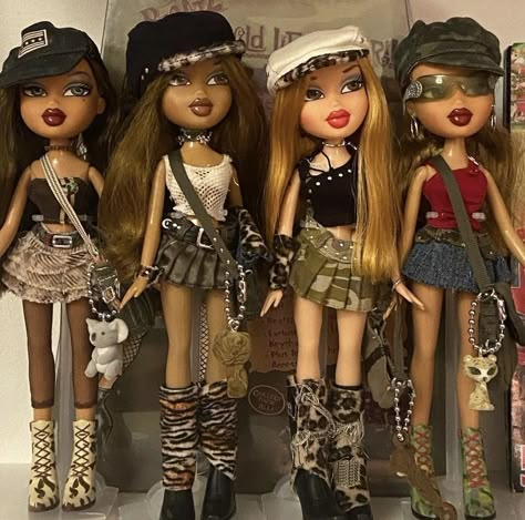 Bratz Doll Outfits Costume, Brats Doll Outfits Halloween, Bratz Punk Outfits, Brats Costume Halloween, Brat Doll Halloween Costume, 2000s Bratz Dolls, Halloween Bratz Doll, Bratz Dolls Aesthetic Outfits Sasha, Bratz Dolls Costumes Halloween