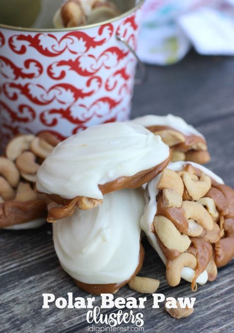 polar-bear-paw-clusters3 Polar Bear Paws Candy, Bear Claw Recipe, Polar Bear Paw, Paw Cookies, Christmas Eats, Pie Cookies, Melting White Chocolate, Christmas Recipe, Soft Caramel