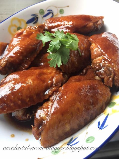 soya sauce chicken, soy sauce chicken, braised chicken, easy chicken recipe Soya Sauce Chicken Recipes, Chicken In Soy Sauce Recipe, Chicken Wings With Soy Sauce, Soy Sauce Wings Oven Baked, Honey And Soya Sauce Chicken, Chicken Soy Sauce, Soy Sauce Chicken Wings, Soya Sauce Chicken, Yummy Asian Food