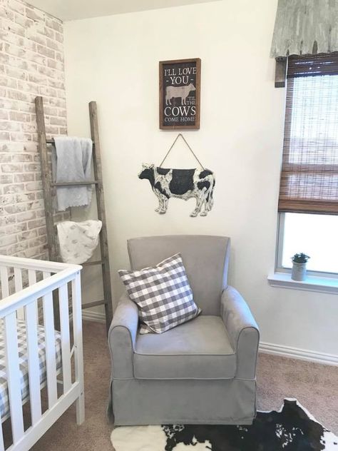 Farmhouse Nursery - Project Nursery Pumping Hacks, Breastfeeding Hacks, Newborn Breastfeeding, Farm Nursery Theme, Nursery Ideas Boy, Cow Nursery, Farmhouse Nursery, Farm Nursery, Milk Storage