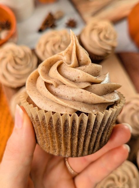 Pumpkin Cupcakes with Brown Butter Frosting Brown Butter Frosting Recipe, Pumpkin Baking Recipes, Caramel Apple Pie Cookies, Brown Butter Frosting, Butter Cream Cheese Frosting, Caramel Apple Pie, Fall Recipe, Pumpkin Butter, Browned Butter