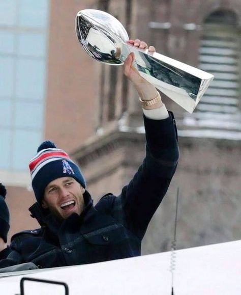 Happy Birthday Tom, Tom Brady And Gisele, Go Pats, England Sports, New England Patriots Football, Superbowl Champions, Julian Edelman, Patriots Football, Super Bowl Sunday