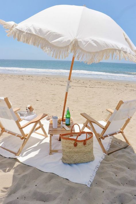 Red Picnic, Company Picnic, Summer Living, Beach Gardens, Beach Umbrella, Deck Chairs, Summer Inspiration, Patio Umbrellas, Enjoying The Sun