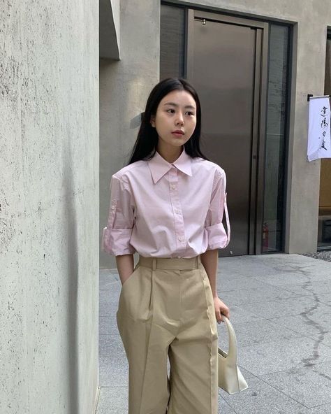 Preppy Chic Outfits, Celebrity Casual Outfits, Mommy Outfits, Fashion Corner, Stylish Work Outfits, Classy Casual, 가을 패션, Casual Style Outfits, Stylish Fashion