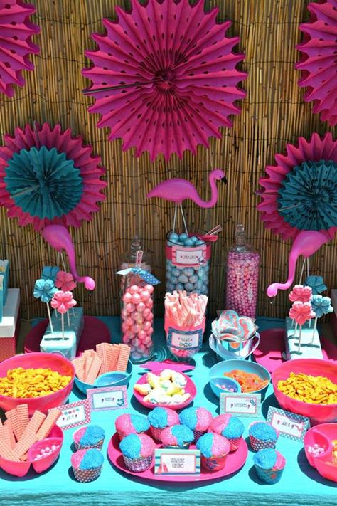 Flamingo Pool Party, Flamingo Pool Parties, Summer Party Ideas, Pink Flamingo Party, Flamingo Pool, Flamingo Birthday Party, Flamingo Theme, Fiesta Tropical, Pool Birthday