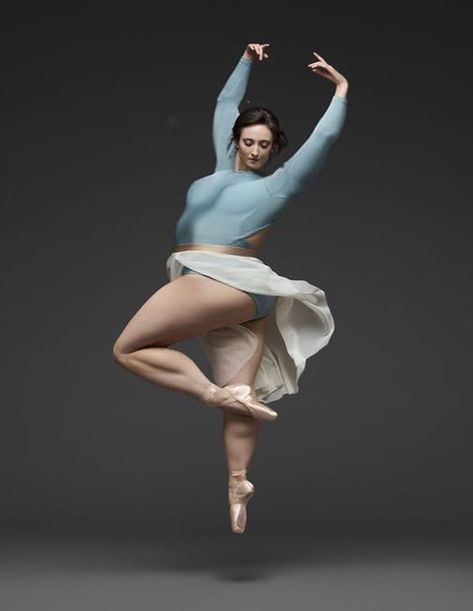 Dynamic Poses Reference Plus Size, Figure Drawing Reference Plus Size, Mid Size Ballerina, Dynamic Poses Plus Size, Dynamic Plus Size Pose, Plus Size Dancer Photography, Plus Size Dynamic Pose Reference, Ballet Dancer Pose Reference, Ballet Plus Size