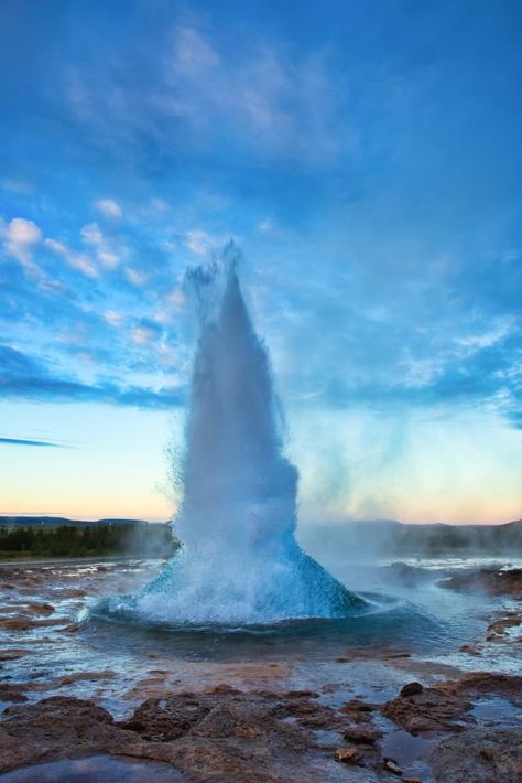 #3 Though Strokkur is not a volcano, it is worth mentioning. This geyser in Iceland erupts every 8 minutes Iceland Volcano, Lava Flow, Active Volcano, St Helens, Photography Illustration, Iceland Travel, Ap Art, Hawaiian Islands, Art Portfolio