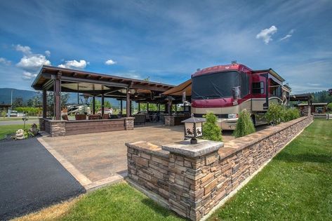 Home Rv Parking Pad Ideas, Rv Enclosures, Rv Park Design Plans, Porch For Camper, Campsite Decor, Luxury Rv Resorts, Luxury Rv Living, Rv Lots, Resort Ideas