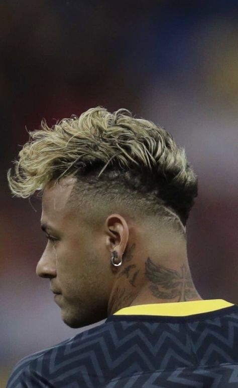 Neymar Jr Hairstyle, Pop Culture Tattoos, Neymar Barcelona, Culture Tattoos, Neymar Football, Wavy Hair Men, Messi And Ronaldo, Faded Hair, Men Haircut Styles