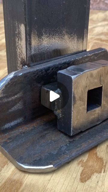 Manufacturing Ideas, Homemade Tools Metals, Diy Forge, Diy Tools Homemade, Machining Metal Projects, Metal Shaping, Wooden Man, Cool Gadgets For Men, Cheesy Cauliflower