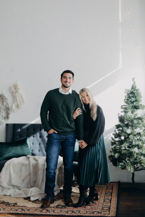 Holiday Photo Outfits Couple, Holiday Outfits Couples, Christmas Photoshoot Boyfriend, Christmas Couple Outfit Ideas, Cute Christmas Couple Outfits, Christmas Husband And Wife Photos, Christmas Card Outfit Ideas Couple, Men’s Christmas Photo Outfits, Hallmark Christmas Photoshoot