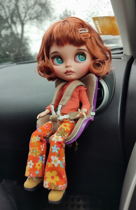 Blythe Doll Photography, Doll Plushies, Dolls Clothes Diy, Blythe Clothes, Custom Blythe, Doll Photography, Bratz Doll, Lol Dolls, Monster High Dolls