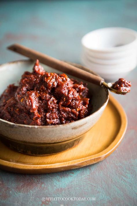 Shrimp Paste Recipe, Sambal Belacan, Sambal Recipe, Spicy Shrimp Recipes, Asian Fusion Recipes, How To Make Shrimp, Dry Herbs, Paste Recipe, Shrimp Paste