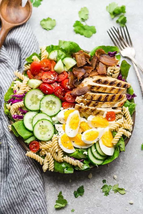 Cobb Pasta Salad, Salad With Pasta, Salad Cobb, Chicken Cobb Salad, Cobb Salad Recipe, Side Salad Recipes, Salad Pasta, Summer Recipes Dinner, Balsamic Chicken