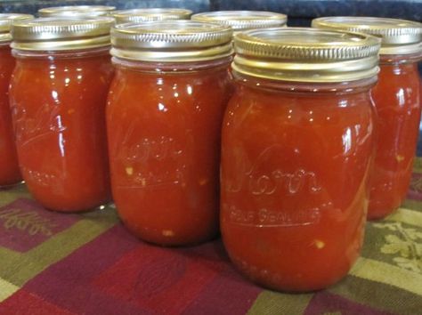 Using Surplus Tomatoes: How to Make and Can Tomato Sauce in Three Steps Yellow Pear Tomatoes, Pear Tomatoes, Canning Tomatoes Recipes, Can Tomato Sauce, Canning Vegetables, Canning Jam, Yellow Tomatoes, How To Peel Tomatoes, Big Backyard