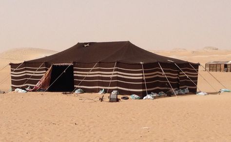 Tent Arabic Tent, Perspective Shots, Desert Tent, Desert Paradise, Bedouin Tent, Diy Tent, Indian Illustration, Big Tents, Home Decor Boxes