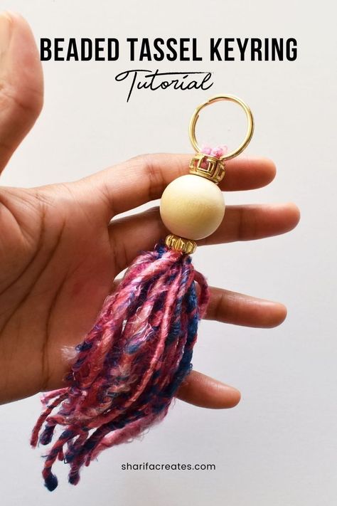 Tassels Diy Tutorials, Tassel Keychain Diy, Bible Numbers, Diy Bag Charm, Make A Tassel, Purse Charms Diy, Tassels Tutorials, Tassel Crafts, Tassel Keyring