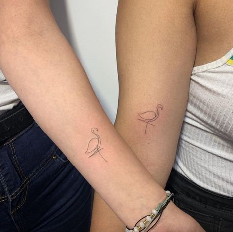 Mama Flamingo Tattoo, Matching Flamingo Tattoos, Flamingo Tattoo Simple, Small Flamingo Tattoos For Women, International Tattoo, Matching Tattoos For Best Friends, Tattoos For Best Friends, Flamingo Tattoo, Unique Small Tattoo