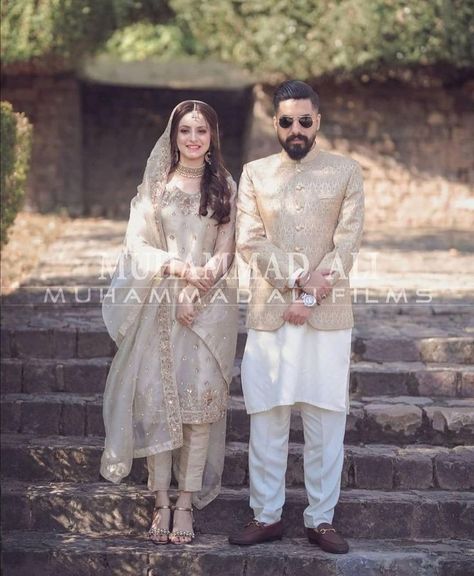 Engagement Suits Women, Pakistani Nikkah Bride, Pakistani Engagement Dresses, Engagement Couple Dress, Simple Engagement Dress, Nikkah Brides, Pakistani Attire, Engagement Looks, Casual Bridal Dress