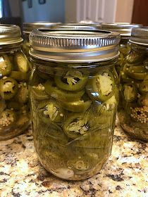 Canning Hot Peppers, Pickled Jalapeno Peppers, Pickled Jalapenos, Quick Pickled, Jalapeno Peppers, Hot Peppers, Easy Homemade, Peppers, Pickles