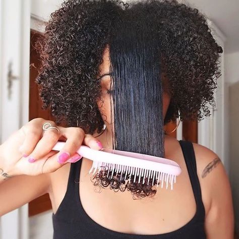 How to Create the Perfect Wash and Go Wash And Go Hairstyles, Wash And Go Routine, Coiling Natural Hair, Hair Milk, Wash N Go, Detangler Spray, Hydrating Shampoo, Wash And Go, Volumizing Shampoo