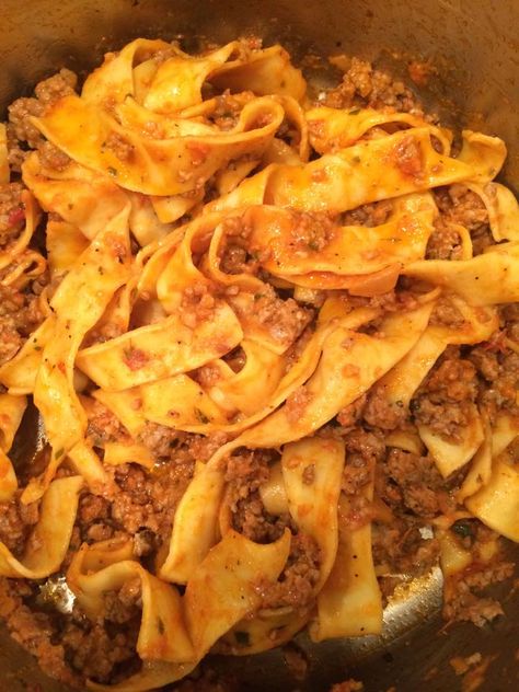 How is your Monday? Looking to try a new recipe this week? Check out Vodka Bolognese -- 1lb pappardelle or rigatoni, 2lb Toulouse Sausage (French country style pork sausage, with garlic, parsley, and red wine), and 1 jar Scarpetta Tuscan Vodka Sauce. Extract the sausage meat from the casing, sear the meat in a pan, once the meat is cooked add the vodka sauce and slowly simmer for 20-30mins. Cook the pasta, when completed transfer the pasta to the sauce pan and fold into the sauce. Enjoy! Tagliatelle Bolognese, Wheat Pasta Recipes, Meat Ragu, Egg Pasta, Food Substitutions, Food Mood, Bolognese Sauce, Läcker Mat, Food Science