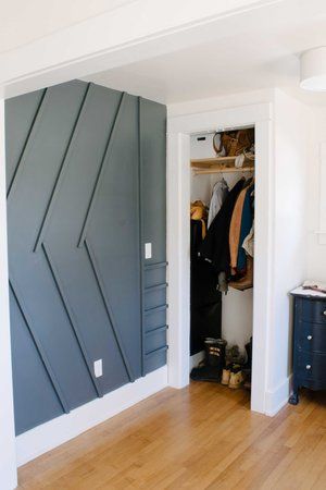 Entryway - This Giant Life Diy Feature Wall, Feature Wall Ideas, Wood Feature Wall, Diy Wood Wall, Herringbone Wall, Wood Slat Wall, Reclaimed Wood Dining Table, Interior Decorating Tips, Wood Accent Wall