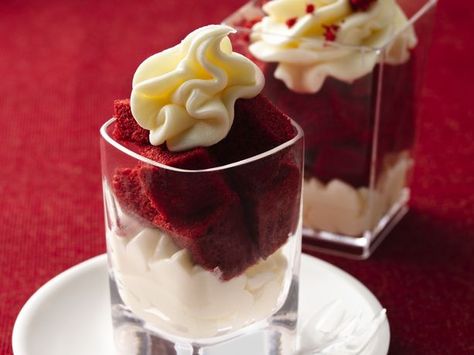 Red Velvet Mini Shots | General Mills Foodservice Shot Glass Dessert, Shot Glass Desserts Recipes, Mini Christmas Desserts, Caramel Apple Trifle, Cake Shooters, Shot Glass Desserts, Red Velvet Desserts, Shooter Recipes, Meringue Desserts