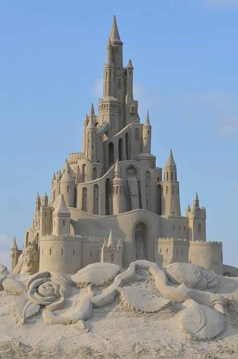 Beach Sand Art, Sand People, Sand Sculpture, Sand Castles, Snow Sculptures, Castle Art, Sand Sculptures, Ice Sculptures, Fairytale Castle