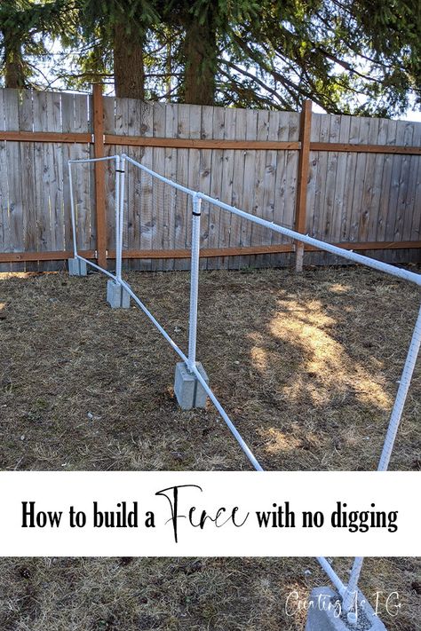 Building a Fence with No Digging Temporary Goat Fencing, Chicken Wire Dog Fence, Cheap Fence Ideas For Dogs Backyards, Diy Portable Fence, Dog Fencing Ideas Cheap, Temporary Fencing Ideas, No Dig Dog Fence Ideas, Diy No Dig Fence, Diy Temporary Fence