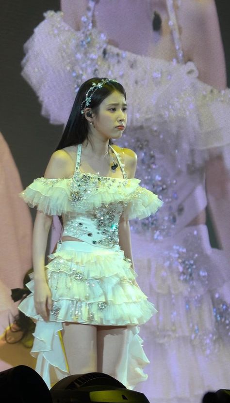 Iu Stage Outfits, Iu Outfits, Iu Photos, Iu Concert, Madison Beer Style, Outfits Concert, Lee Ji Eun, Concert Dresses, Lee Jieun