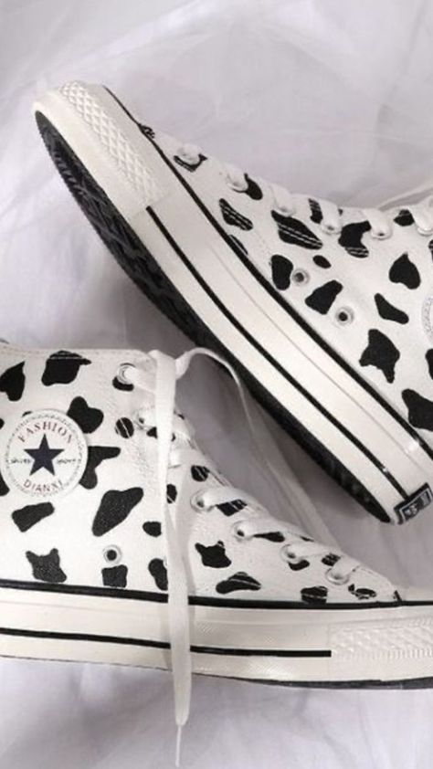 Cow Print Converse, Painted Converse High Tops, Aesthetic Converse, Cute Converse Shoes, High Top Converse Outfits, Painted Converse, Cow Outfits, Cute Converse, Painted Canvas Shoes