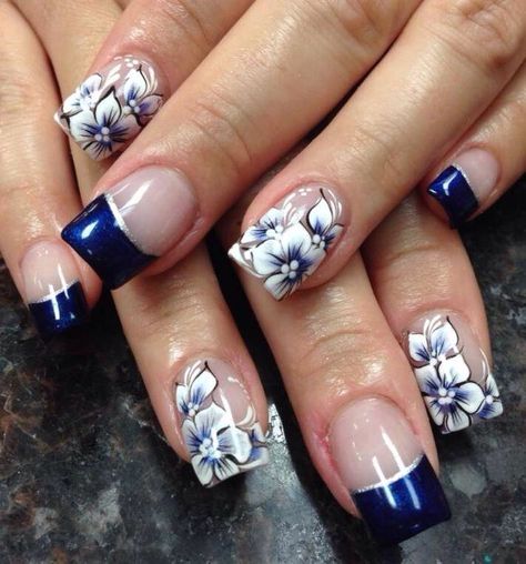 Nails With Navy Blue, Nails With White Flowers, Uñas Kylie Jenner, Blue Tip Nails, Springtime Nails, Nails With White, Girls Nail Designs, French Manicures, Chevron Nails