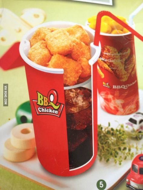 This ultimate fast food cup was spotted in Cambodia Food Packaging Ideas, Fast Food Ideas, Fast Food Packaging, Chicken Cup, Takeaway Packaging, Doner Kebab, Food Pack, Food Truck Design, Food Cart