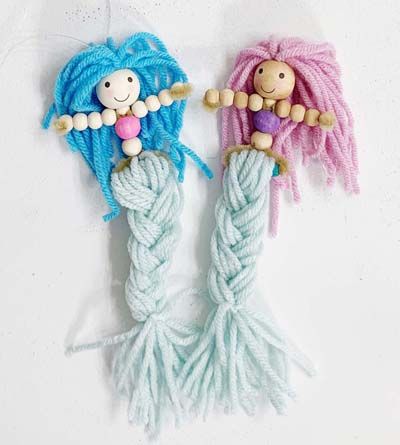 Mermaid Yarn Doll, Yarn Dolls How To Make, Macrame Dolls How To Make, Yarn Angels, Doll Crafts For Kids, Yarn Gnomes, Playgroup Ideas, Cool Grandma, Bead Dolls