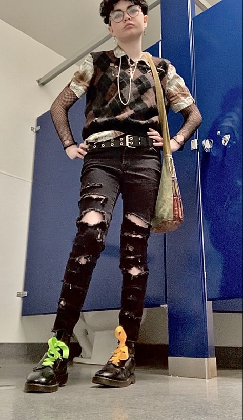 Whimsigoth Fashion Masc, Grunge Punk Outfits Men, Masc Fairy Grunge Outfit, Alt Masc Outfits, Masc Alt Outfits, Crowcore Fashion, Crowcore Outfit, Agender Fashion, Hippie Boho Outfits