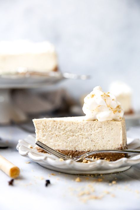 Super easy and creamy Vanilla Chai cheesecake, low fat - low carb and you won't even believe it even though you made it yourself. Chai Tea Cheesecake, Chai Cheesecake, Cow's Milk, Milk Dairy, Low Fat Low Carb, Vanilla Chai, Low Carb Low Sugar, Low Carb Diet Recipes, Low Carb Recipes Dessert