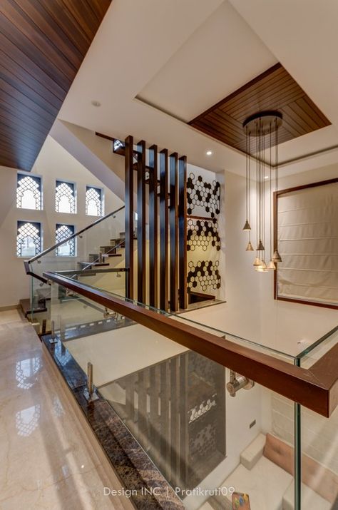 Double Height Lobby With Staircase, Chandelier False Ceiling, Stair Lobby Ceiling Design, Kitchen Dining Ceiling Design, Double Height Living Room With Staircase, Stair Ceiling Designs, Double Height Staircase Ceiling Design, Staircase Lobby Design, Double Height Ceiling Design Modern