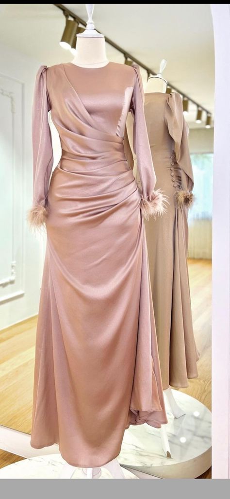 Prom Dress With Long Sleeves, Hijabi Gowns, Bride Dress Simple, Simple Bridesmaid Dresses, Gowns Dresses Elegant, Mode Abaya, Fancy Dresses Long, Muslim Fashion Dress, Muslim Dress