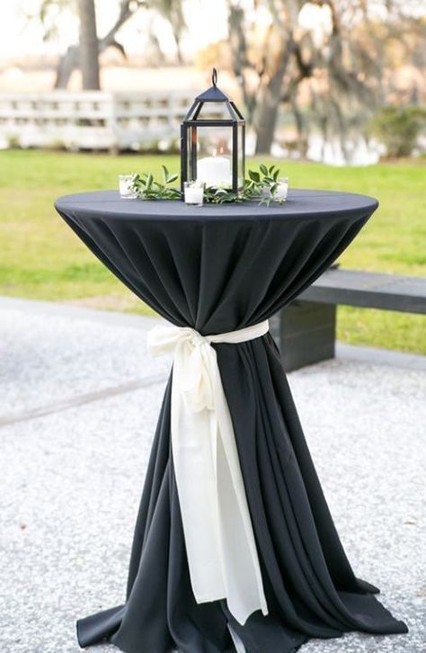 Festa All Black, Black And White Wedding Ideas, White Wedding Ideas, Black And White Balloons, Black Wedding Decorations, Black And White Wedding Theme, Black White Parties, White Wedding Decorations, Black Tablecloth