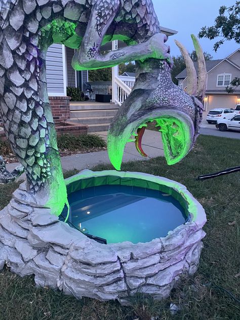 Nightmare Before Christmas Fountain, Maze Halloween, Maze Ideas, Halloween Party Craft, Halloween Maze, Halloween Lawn, Nightmare Before Christmas Decorations, Craft Halloween, Halloween Outside