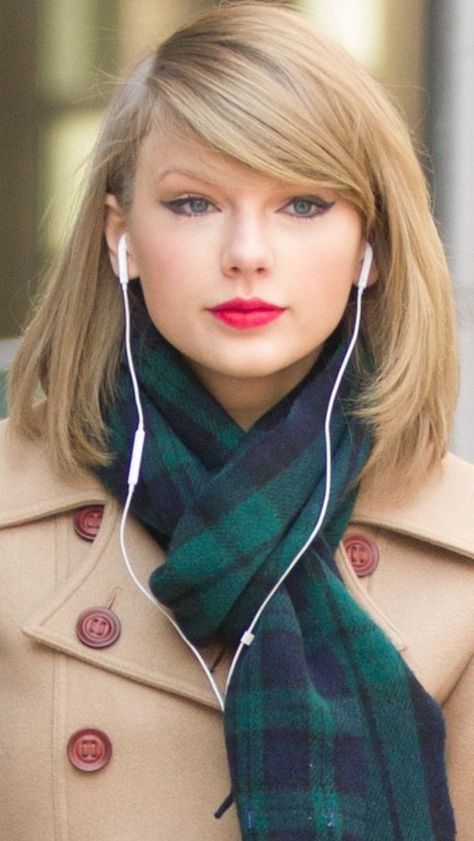 Taylor Swift Short Hair, Taylor Swift Hair Color, Taylor Swift Haircut, Taylor Swift Bob, Taylor Swift Hair, Taylor Swift 1989, Taylor Swift Wallpaper, Taylor Swift 13, Taylor Swift Pictures