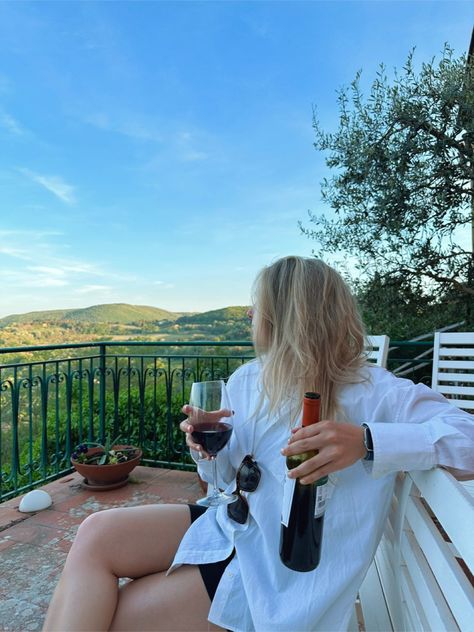 Tuscany | tuscan wine | white button down | white button up | white button up outfit | montepulciano | italy | italy aesthetic | tuscany aesthetic | balcony photo | italy photo | italy instagram photo | drinking wine photo | italy balcony | tuscany balcony | travel | travel photo | travel aesthetic | travel outfit | travel photo inspo | travel photo instagram | tuscany italy Tuscany Instagram Pictures, Tuscany Picture Ideas, Tuscan Outfits, Tuscany Balcony, Tuscany Outfit Summer, Toscana Aesthetic, Tuscany Outfits, Tuscany Instagram, Italy Balcony